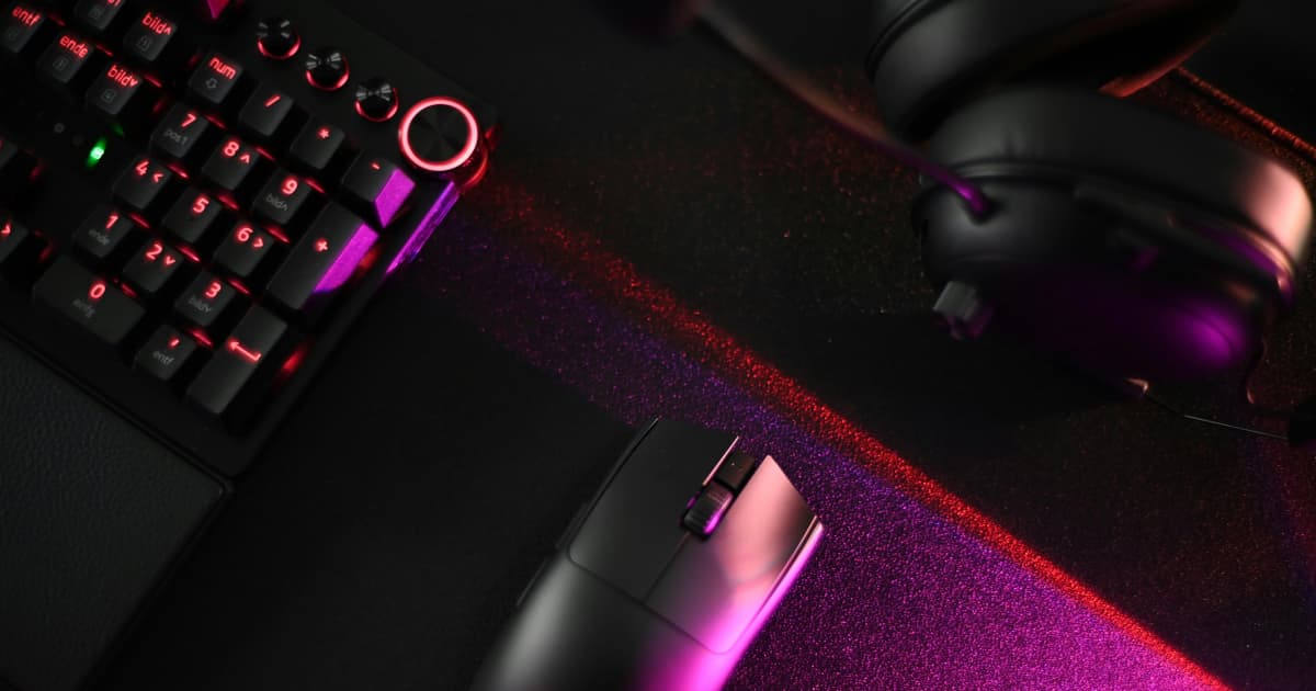 SEGG Media Completes $1.7 Million Direct Offering While Terminating Previous Financing Agreements