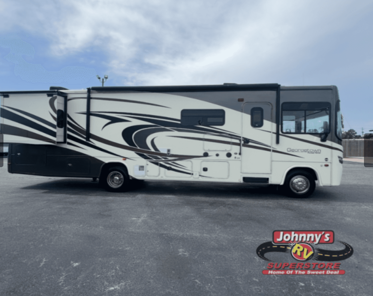 Johnny's RV Superstore Provides Comprehensive Solutions for Southeast Travelers
