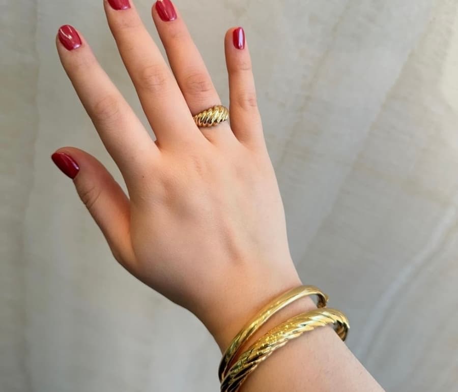 Damiani Jewellers Unveils 2024 Fall Collection Highlighting Bezel-Set and Chunky Gold Trends