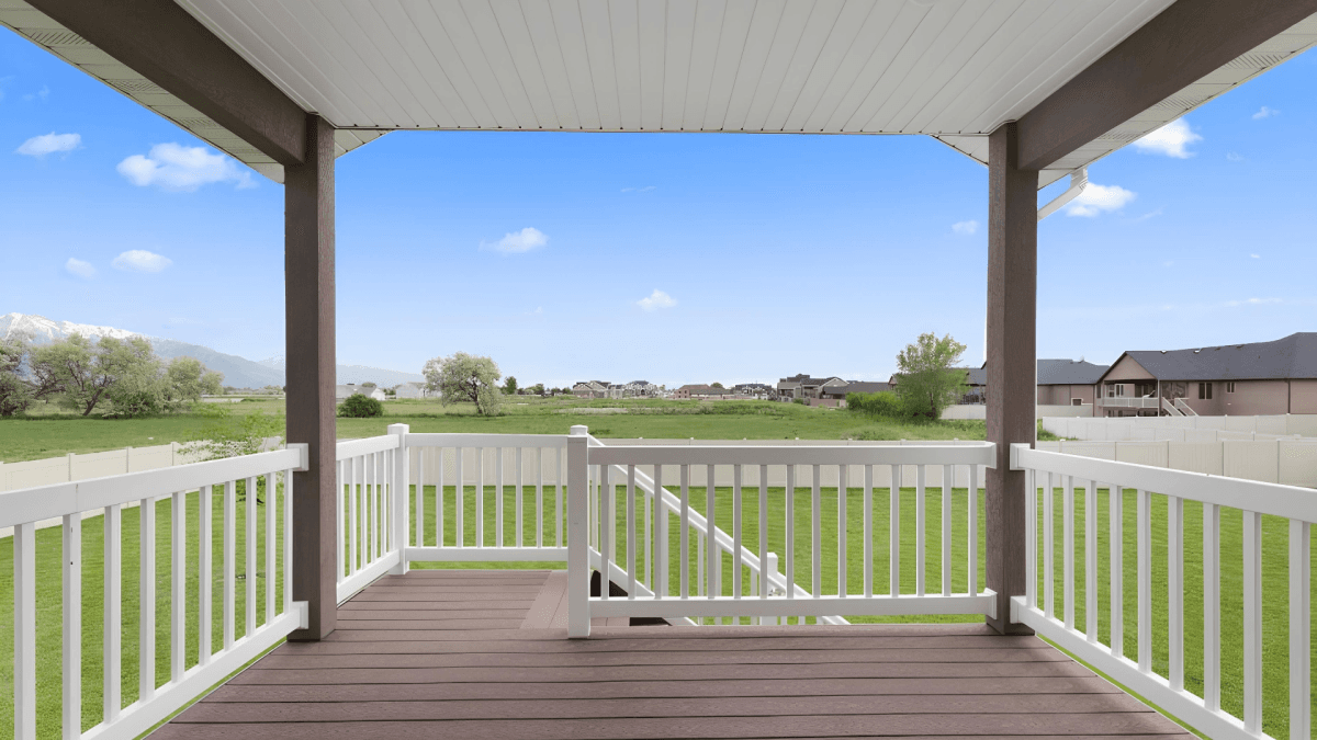 SmartDecks Specializes in Climate-Adapted Outdoor Living Solutions for Pacific Northwest